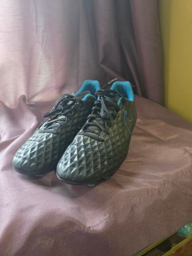 Adult Nike Soccer Cleats Men's Size M 9.0 (W 10.0) (Used)