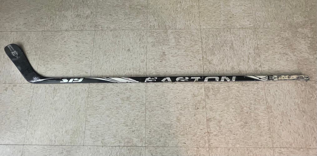 Intermediate Easton S19 Right Handed Hockey Stick Mid Pattern 65 Flex (Used)