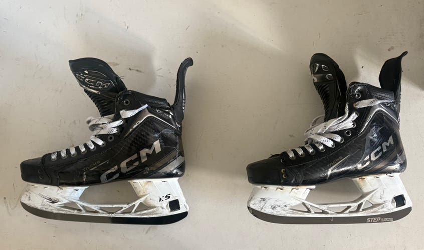 Black/White 2024 CCM Tacks XF Pro Hockey Skates Regular Width 9 (Used)