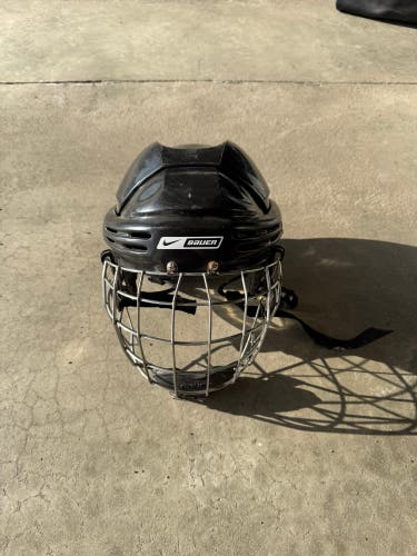 Large Bauer 5500 Helmet (Used)