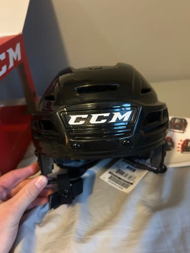 Small CCM Resistance 300 Helmet (New)