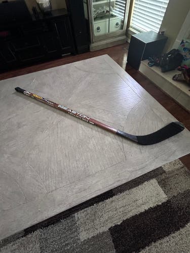 Intermediate Easton Ultra Lite Right Handed Hockey Stick 100 Flex (Used)