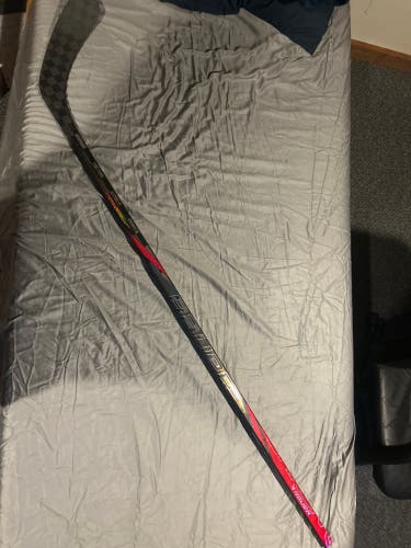 Red Bauer Nexus Tracer Right Handed Hockey Stick P92 65 Flex (like New)