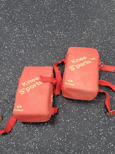 Used PRO TEAM KNEE SPORTS BB/SB Catchers Knee Savers Red 11849-S000039180