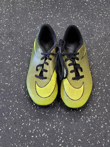 Used Nike Soccer Cleats Yellow Junior 02 11849-S000039286