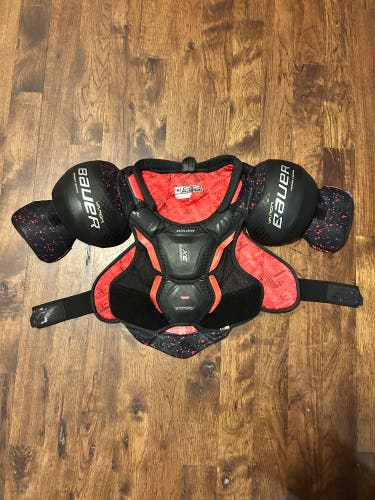 (Intermediate) Large Bauer Vapor 3X Pro Shoulder Pads