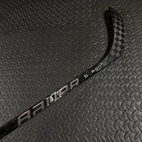 Senior Bauer Proto2 Right Handed Hockey Stick P28 87 Flex (New) - Black (Dark Mode)