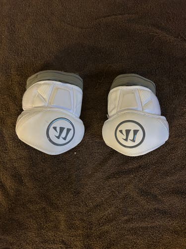 Medium Adult Warrior Burn Pro Elbow Pads (Used)