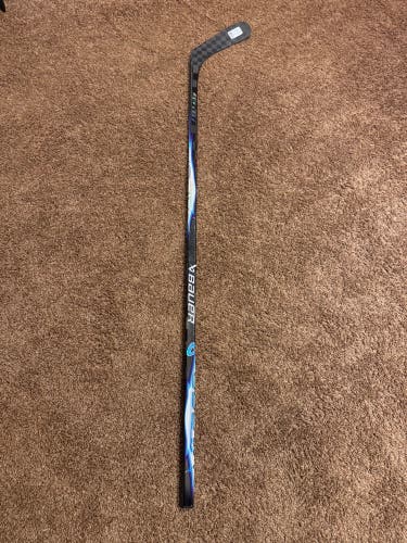 Senior Bauer Vapor FlyLite Right Handed Hockey Stick P92 (New)