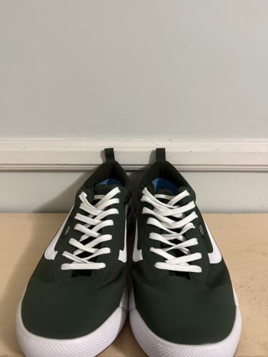 VANS UltraRange Exo, Mens US Size 13, Kombu Green / True White | VN0A4U1K2WE- Like New!