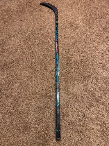 Intermediate Bauer Pulse Right Hand Hockey Stick P92 65 Flex (New)