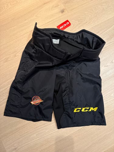 CCM PP90 Pant Shell - Canucks Skate - Pro Stock - New - Size Large