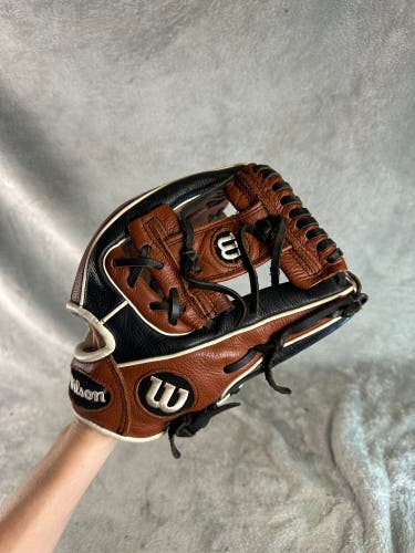 Brown Wilson A550 RH Infield Baseball Glove 11.5" (Used)