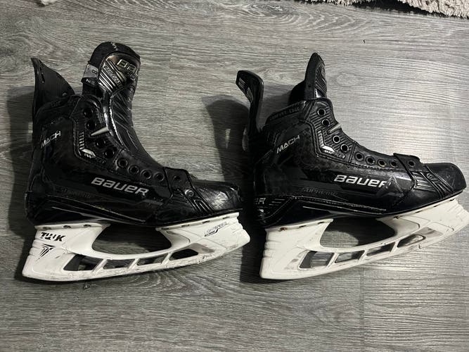 Black 2022 Bauer Supreme Mach Hockey Skates 8 (Used)