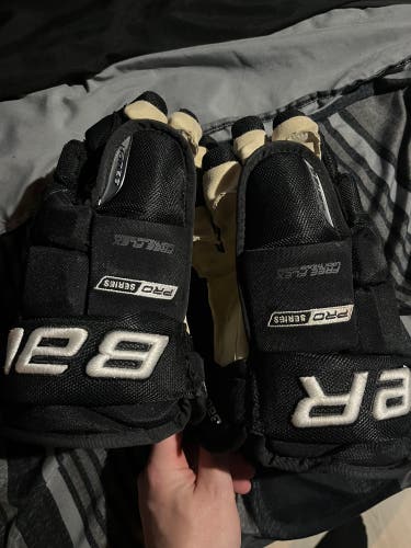 Bauer Pro Series Gloves 13" (Used)