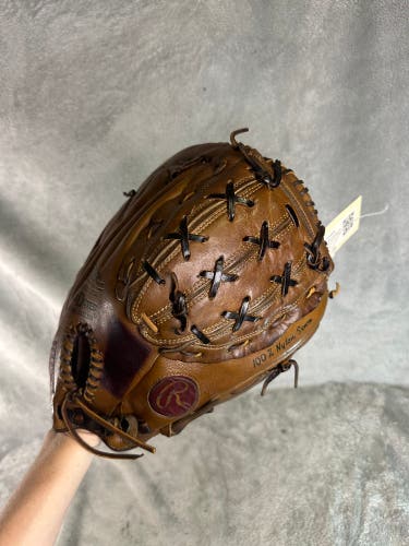 Brown Rawlings Fastback RH First Base Baseball Glove 12" (Used)