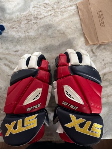 STX Stallion 500 Lacrosse Gloves (New)