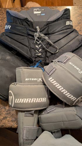 Senior Small Bauer Elite Hockey Goalie Pants (Used)