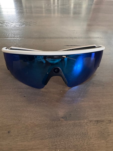 Oakley Meta Vanguard White/Prizm Sapphire Smart Sunglasses XL 140mm – Like New