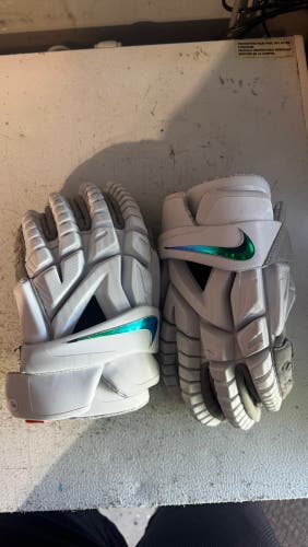 Nike Vapor Premier Lacrosse Gloves (Barely used)