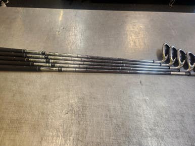 Used Strata ULTIMATE Mens Iron Set RH 6I-PW 11339-S000201632