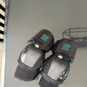 Senior Small Sher-Wood Code Encrypt 1 Elbow Pads (New)
