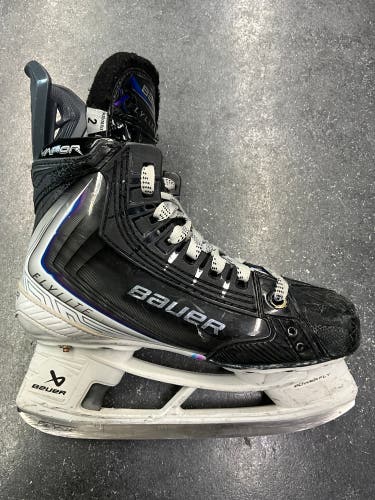 2025 Bauer Vapor Flylite Hockey Skates Regular Width Size 2 (Used)