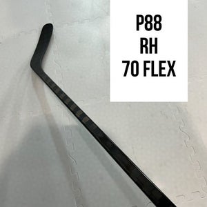 Senior(1x)Right P88 70 Flex ProBlackStock™ Unbranded Blackouts Pro Stock Nexus Hockey Sticks