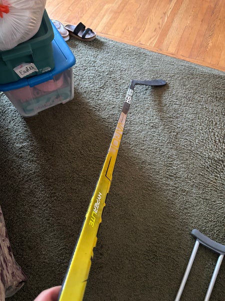 Senior Bauer Vapor Hyperlite Right Handed Hockey Stick P92M 77 Flex Pro Stock (New)