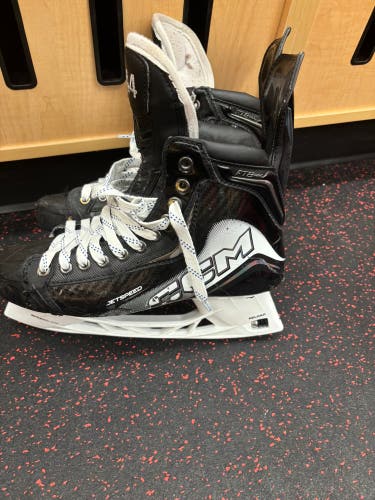 Black/White 2025 CCM JetSpeed FT8 Pro Hockey Skates Regular Width Pro Stock 9 (Used)