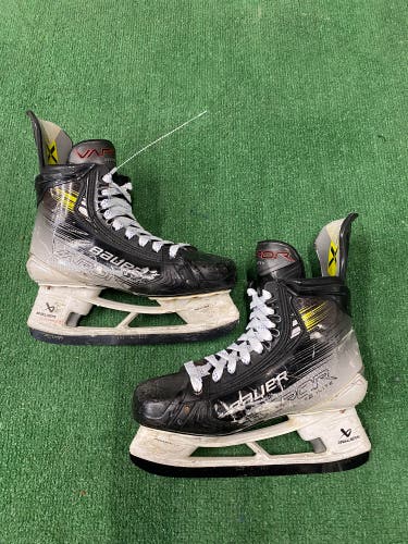 Bauer Vapor Hyperlite 2 Hockey Skates | Senior Size 10 (Fit 1)