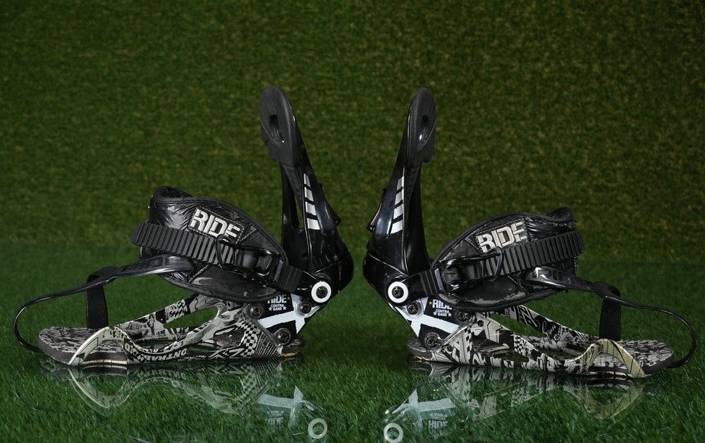 ride contraband snowboard bindings C-4 Mens Black Sz L (10.5+) : Sports & Outdoors Serie chassis Ride Contra Band Snowboard Bindings