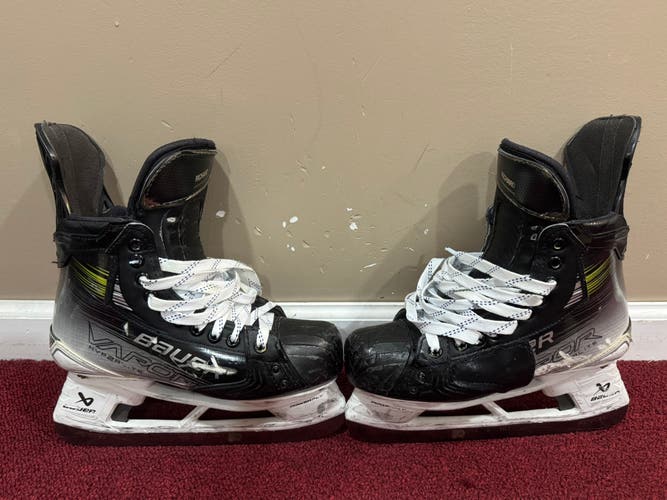 Bauer Vapor Hyperlite 2 Hockey Skates Regular Width Pro Stock Size 6.5 (Used) Item#HY263x