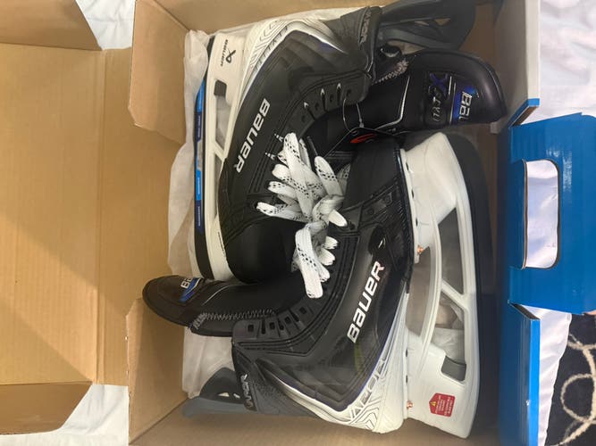 Blue 2025 Bauer Vapor Flylite Hockey Skates 7 (New)