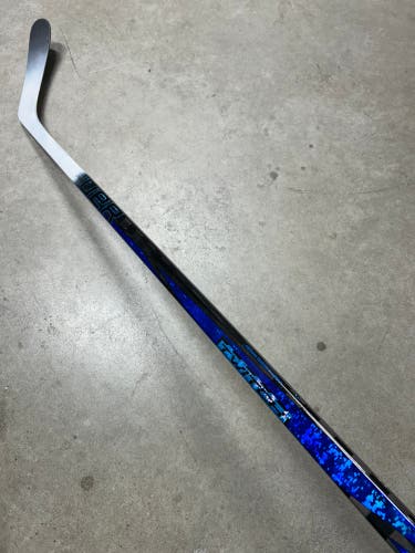 77 Flex P86 Senior Bauer Twitch Right Hand Hockey Stick Pro Stock (NEW)