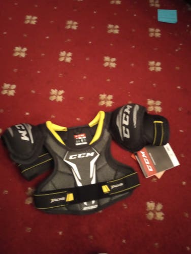 Youth CCM Tacks 9550 Shoulder Pads (New)