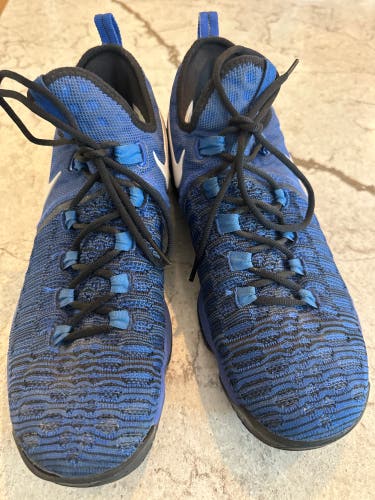 Men's Size M 11.0 (W 12.0) Nike Shoes (Used)