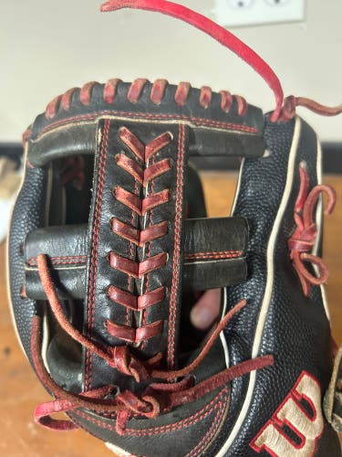 Baseball Glove Break ins, Relacing, And Reshaping