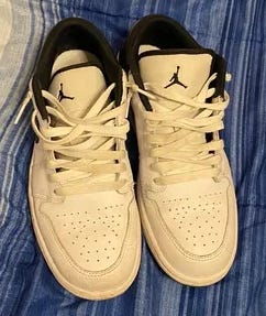 Men's Size M 9.5 (W 10.5) Air Jordan Shoes