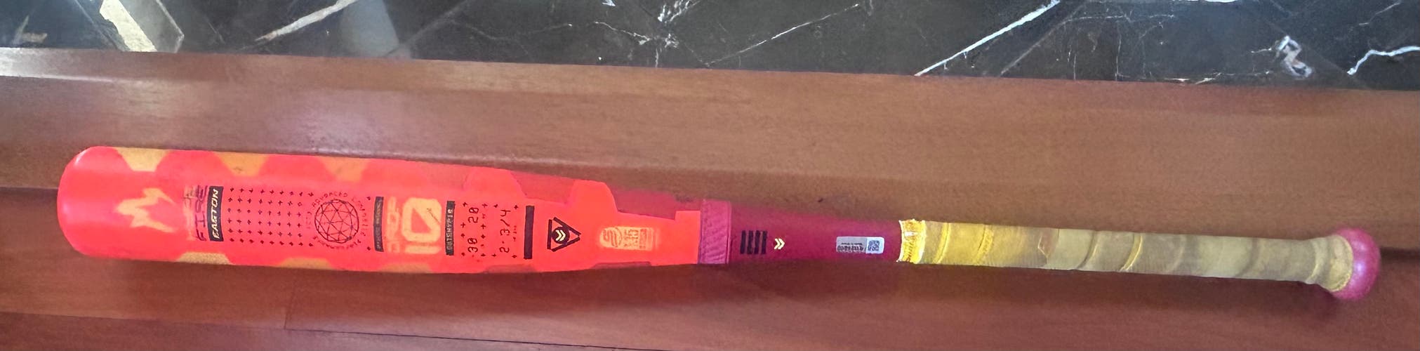 2025 Easton Hype Fire Composite USSSA Certified Bat (-10) 20 oz 30" (Used)