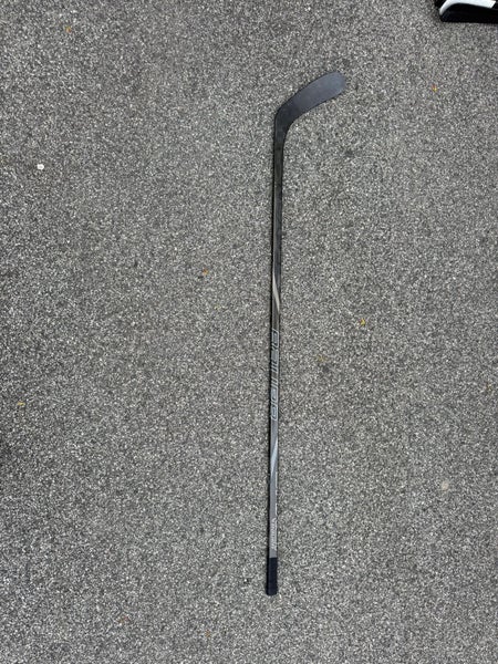 Senior Custom all Black Bauer Nexus Tracer Righty Pro Benn Curve (P92/28 combo) Toe Pattern 95 Flex