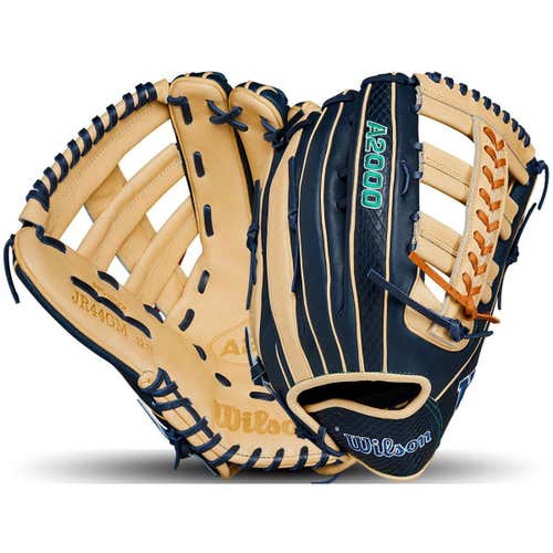 Wilson RH Outfield A2000 JR44 Baseball Glove 12.75" (New)