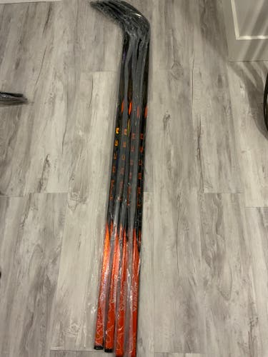 Senior Bauer Nexus Tracer Right Handed Hockey Stick P28M 95 Flex Pro Stock (New)