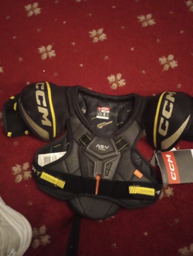 Youth Medium CCM Tacks AS-V Pro Shoulder Pads (New)