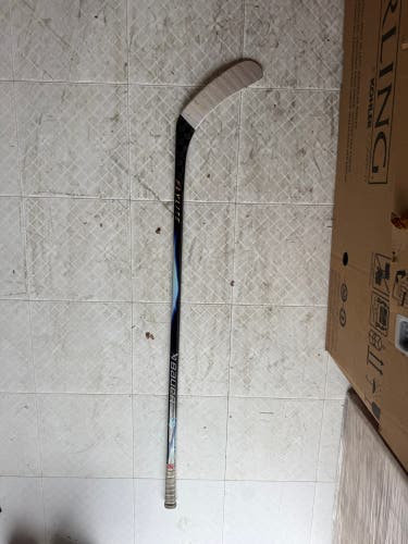 Youth Bauer Vapor Flylite Left Hand Hockey Stick 30 Flex (Used)