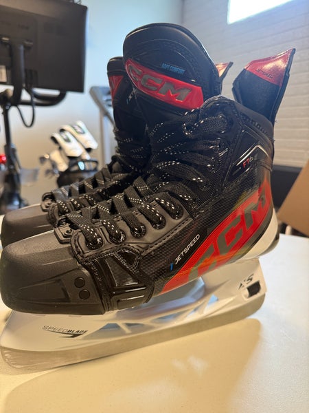 2023 CCM JetSpeed FT6 Hockey Skates Wide Width 8 (Used)