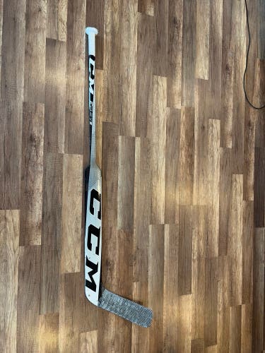 Senior CCM Extreme Flex 5 Pro Regular Goalie Stick 26" Paddle (Used)