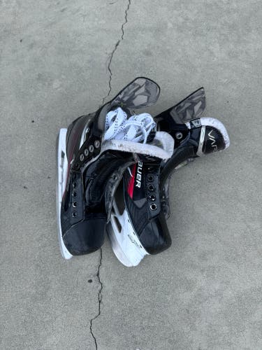 2021 Bauer Vapor 3X Hockey Skates Regular Width 6.5 (Used)