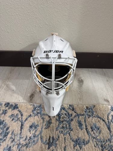 Senior Medium Bauer Profile 960 Goalie Mask (Used)
