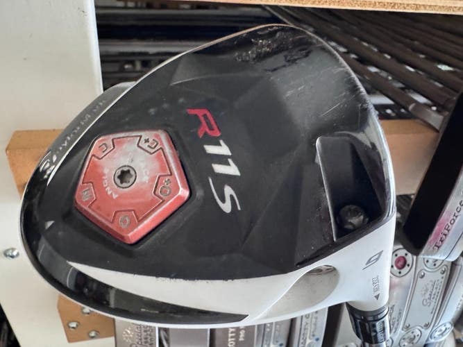TaylorMade r11s 9* Driver with Diamana 'ahina 60 Regular Flex 0402